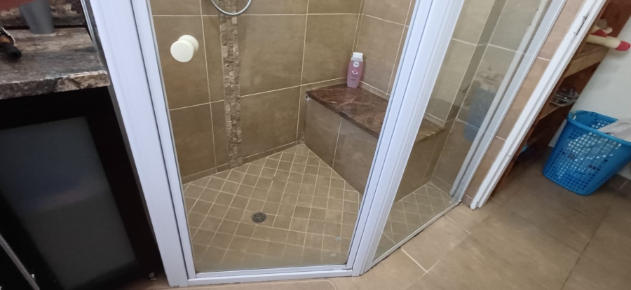 5 Bedroom Property for Sale in Eureka Free State